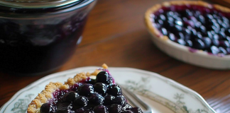 Berry Bliss: Fresh Blueberry Cheesecake with Homemade Crust – Pure Indulgence!