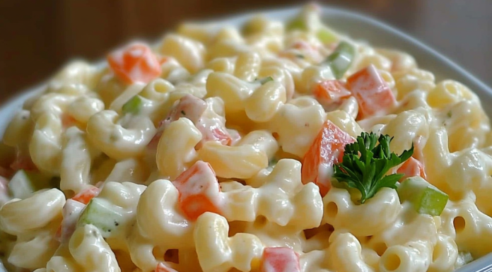 Perfect Picnic Dish: Classic Macaroni Salad – Creamy, Tangy, and Delicious!