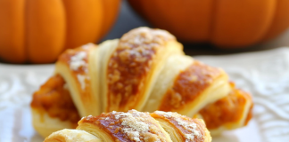 Mini Pumpkin Pie Crescent Rolls – Bite-Sized Perfection!
