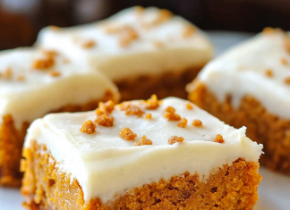 Autumn Bliss: Pumpkin Bars with Cream Cheese Frosting – A Seasonal Favorite!