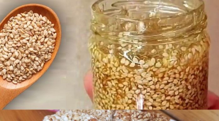 Boost Your Bone Health with Sesame Seeds and Honey: A Simple Daily Ritual