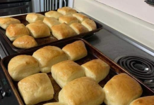 Texas Roadhouse Rolls: A Homemade Recipe for the Fluffiest Dinner Rolls.
