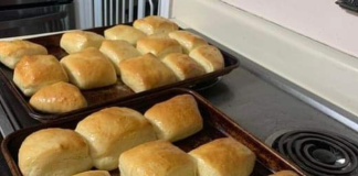 Texas Roadhouse Rolls: A Homemade Recipe for the Fluffiest Dinner Rolls.