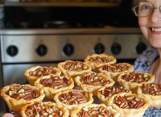 Decadent Bites: Pecan Tarts – Rich and Nutty Delight!