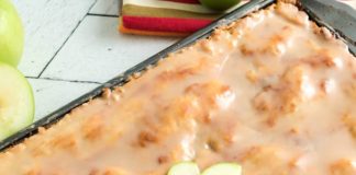 Mom’s Old-Fashioned Flat Apple Pie