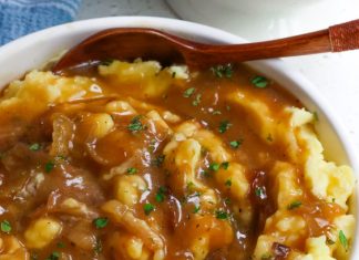 Savory Onion Gravy: A Comforting Classic