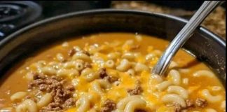 One-Pot Macaroni Cheeseburger Soup