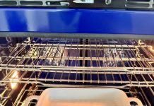 Here’s nana’s no-fuss trick to cleaning an oven. You just need these 3 ingredients