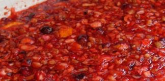 Grandma’s Cranberry Pecan Salad: A Timeless Holiday Delight