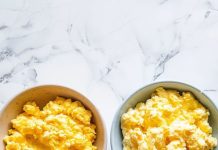 My mother-in-law always adds milk to her scrambled eggs, but I think this isn’t right. The eggs don’t taste good that way. Who’s right?