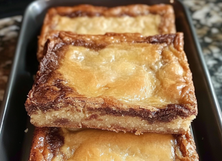 Get Ready for a Sweet Sensation: Ooey Gooey Bars That Will Melt in Your Mouth!