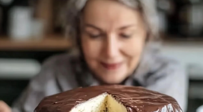 You Won’t Believe How Easy It Is to Make This Irresistible Classic Chocolate Cake!