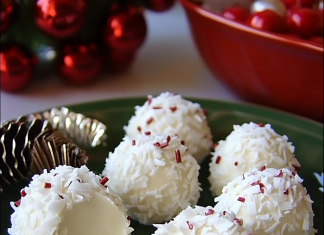 You Won’t Believe How Easy It Is to Make Festive Coconut Cream Balls for the Holidays