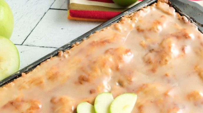 Mom’s Irresistible Flat Apple Pie