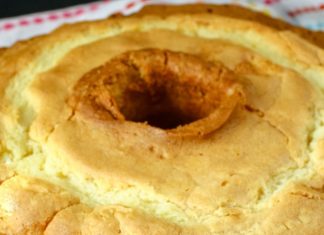 sour cream pound cake