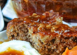 meatloaf with a tomato beef sauce