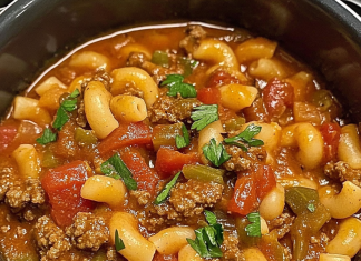 Transform Dinner Time with This Flavor-Packed Crockpot Goulash!