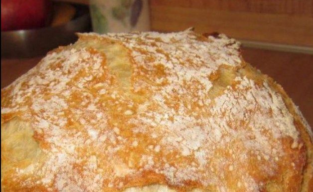 The Best Crusty Bread (Dutch Oven)