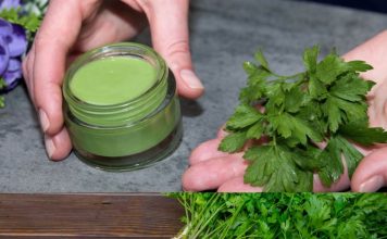 Elixir of Youth: Parsley Tightens Skin and Instantly Smoothes Wrinkles!