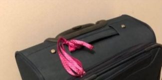 Baggage Handler Reveals Why You Should Never Tie a Ribbon on Your Luggage