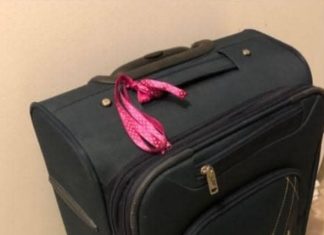 Baggage Handler Reveals Why You Should Never Tie a Ribbon on Your Luggage