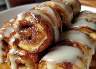 Cinnamon Roll French Toast Roll-Ups: A Sweet & Gooey Breakfast Treat!