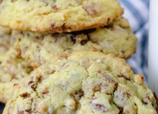 Melt-in-Your-Mouth Toffee Pecan Cookies
