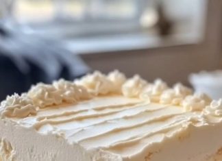 Creamy Pineapple Cheesecake