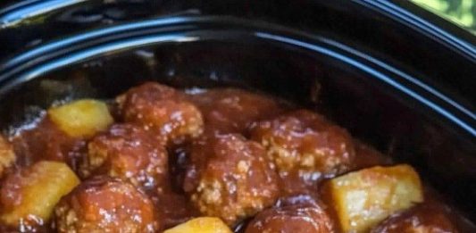 Slow Cooker Pineapple Barbecue Meatballs