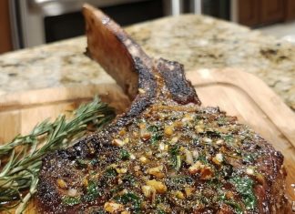 spicy garlic tomahawk beef steak