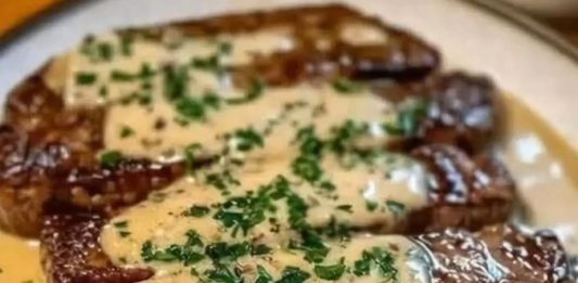 Juicy Steak with Creamy Garlic Sauce
