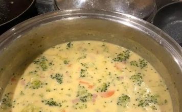 Crockpot Broccoli Cheese Soup