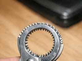 Found these strange scissors in the cutlery drawer. They have a circular opening with teeth instead of blades. Does not cut paper.