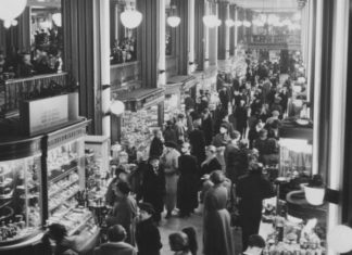 10 department stores that no longer exist today but were popular back in the day