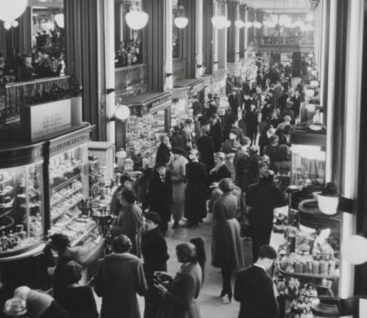 10 department stores that no longer exist today but were popular back in the day