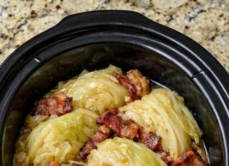Slow Cooker Braised Cabbage and Bacon