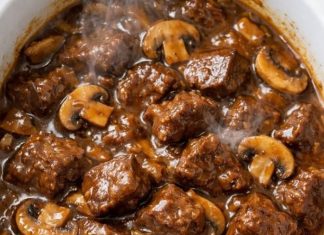 Slow Cooker 4-Ingredient Mushroom Beef Tips