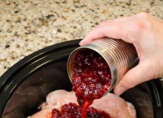 Amish Cranberry Chicken: A Sweet and Savory Homestyle Favorite