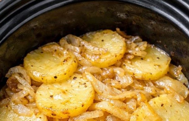 Slow Cooker Potato and Onion Bake