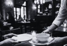 Introvert or Extrovert When Someone Helps Waiters Clear Plates? Psychology Explains