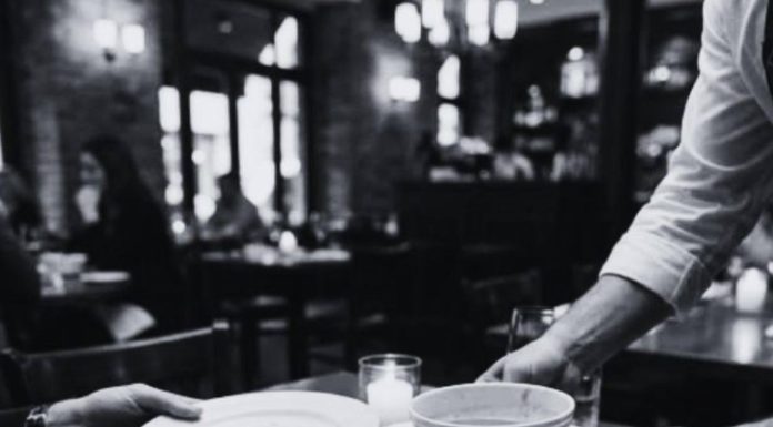 Introvert or Extrovert When Someone Helps Waiters Clear Plates? Psychology Explains