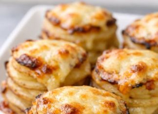Oven-Baked 4-Ingredient Cheesy Potato Stacks