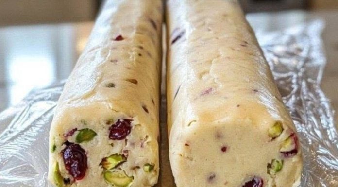 Cranberry Pistachio Shortbread Cookies