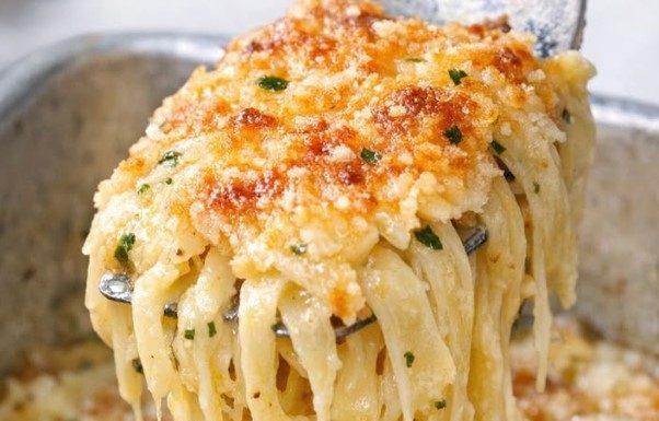 Oven-Baked Garlic Parmesan Noodles