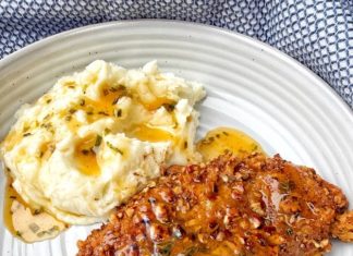 Savannah‑Inspired Pecan‑Crusted Chicken with Hot Honey Butter