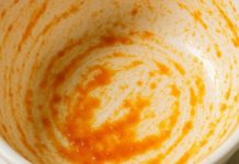 How to Remove Orange Spaghetti Sauce Stains from Plastic Bowls