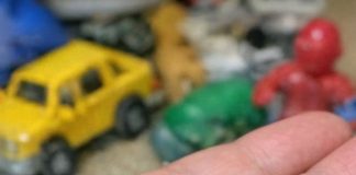 Dug this out of a bin of old toys at a garage sale. It’s heavy metal, looks like a jack but much bigger and ornate. No moving parts.