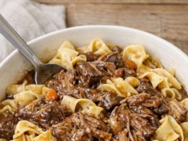 Crockpot Beef and Noodles