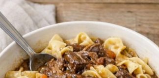 Crockpot Beef and Noodles