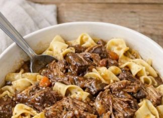 Crockpot Beef and Noodles
